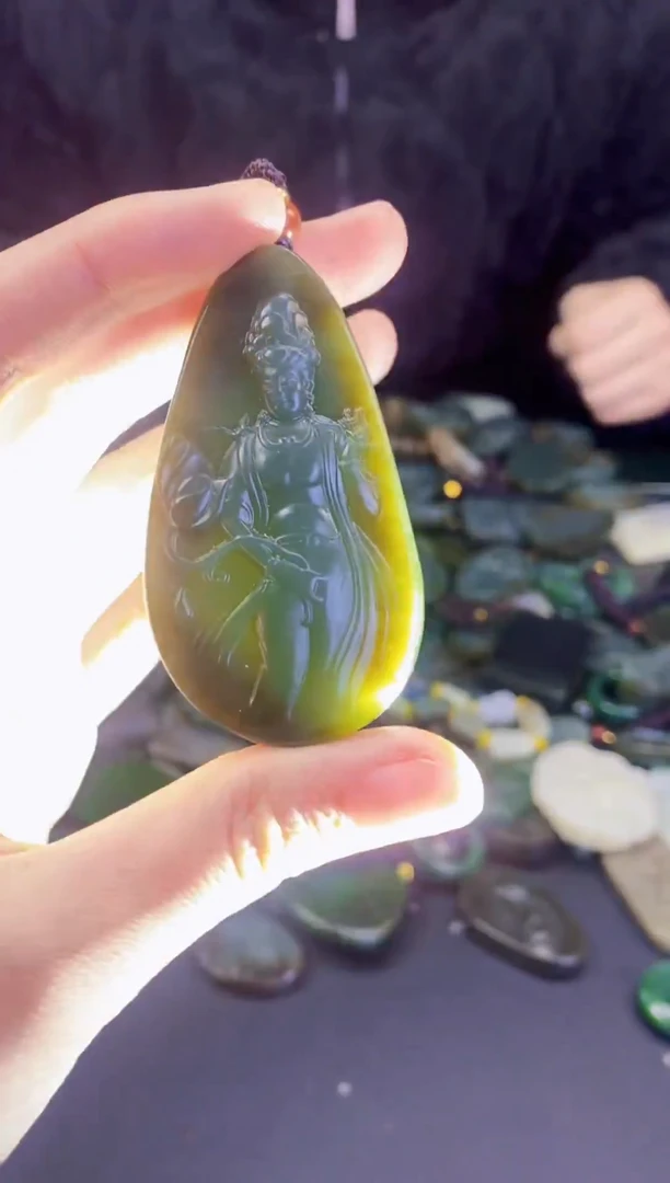 颈饰未镶嵌和田玉1