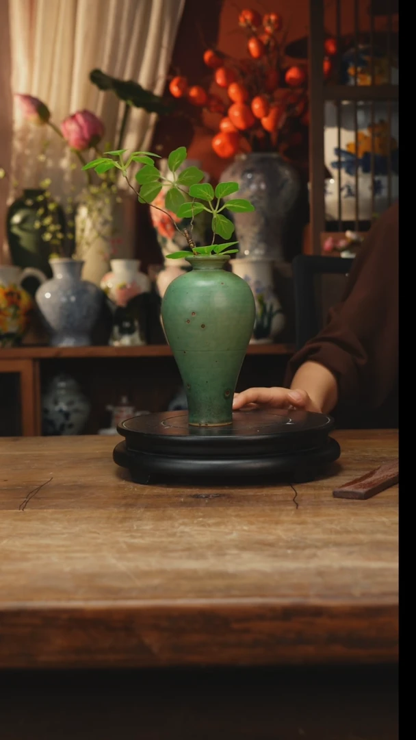 现代景德镇设计师釉下手绘陶瓷花瓶