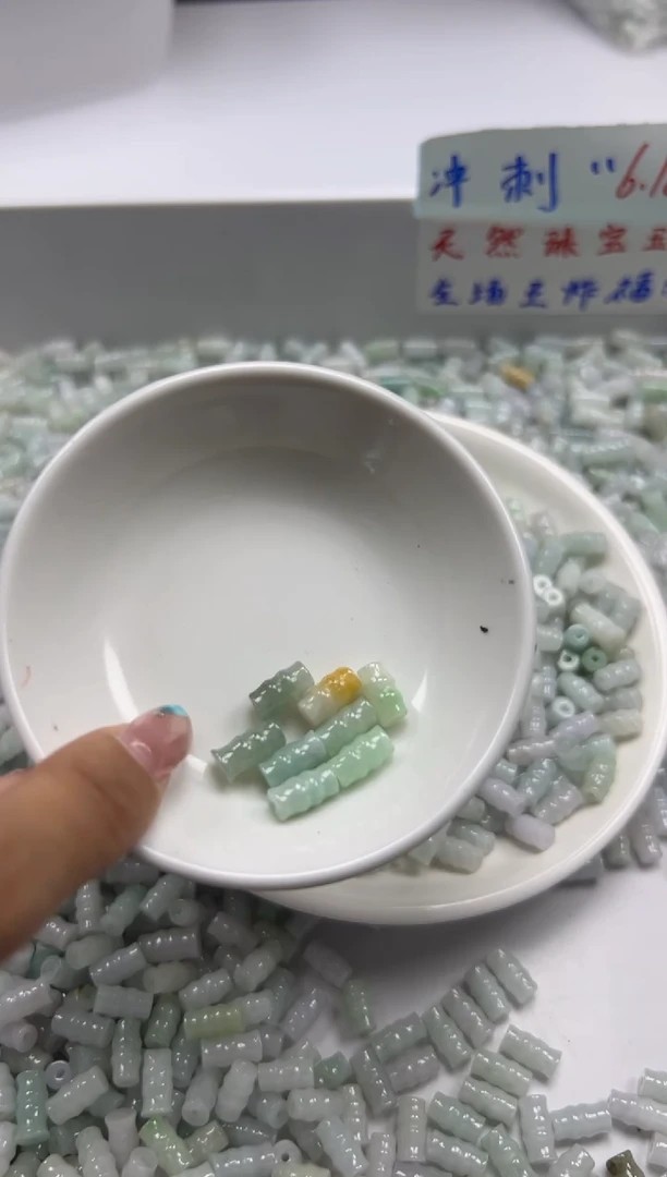 翡翠未镶嵌颈饰w2775翡翠有种水竹节8*4mm*10颗