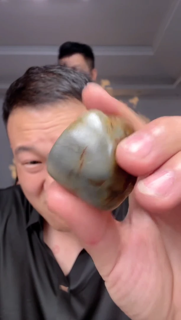 和田玉未镶嵌颈饰1
