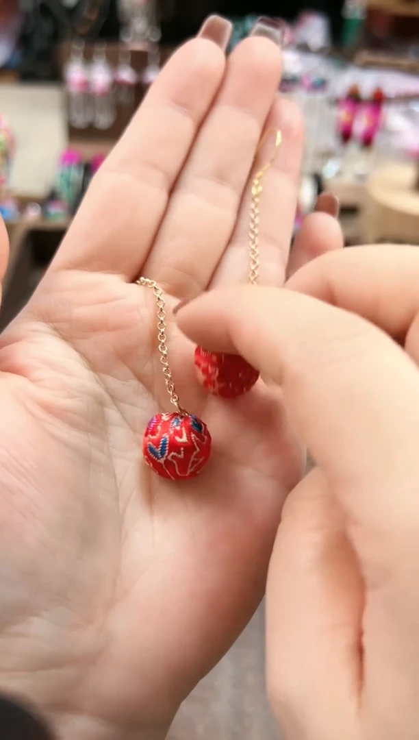 【闪购商品】织绣民族风老绣饰品047