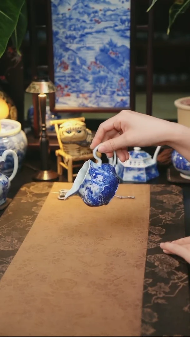 谷子窑凤凰花口公道杯