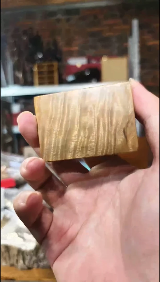 金丝楠无事牌手把件