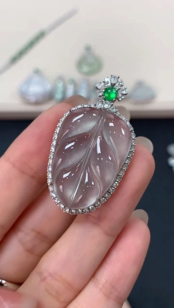 翡翠18K金镶嵌吊坠(不含链)叶子吊坠39800