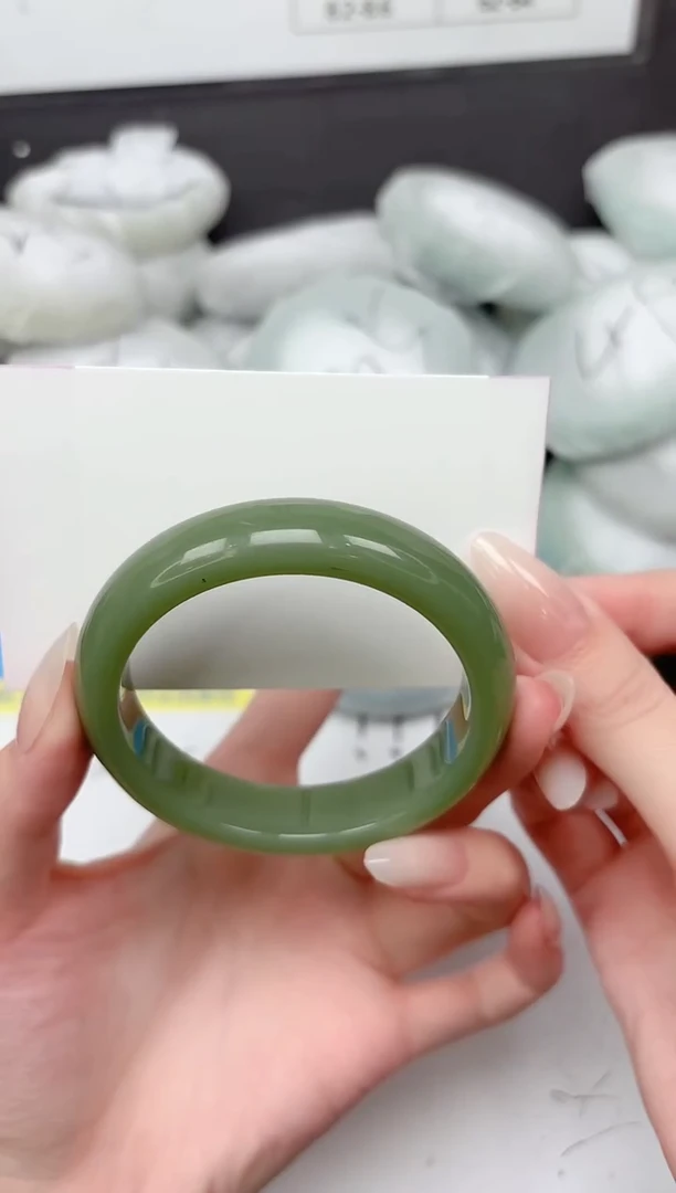 未镶嵌手镯石英质玉47-53.2