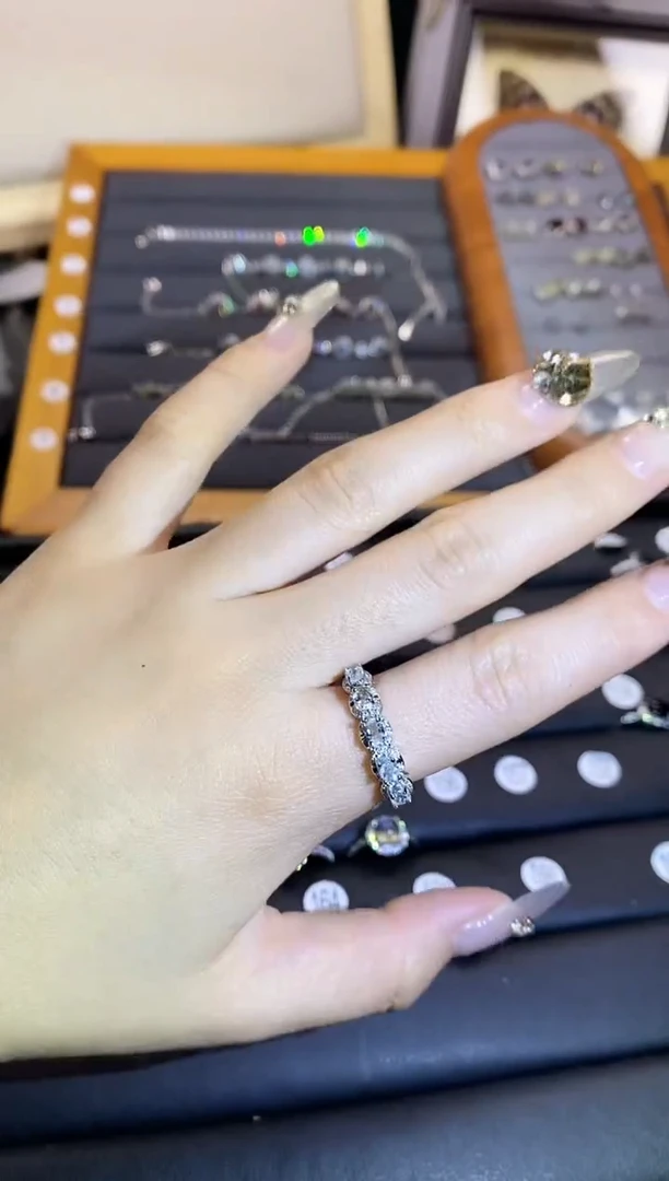 【闪购商品】水晶手链银S925镶嵌A153