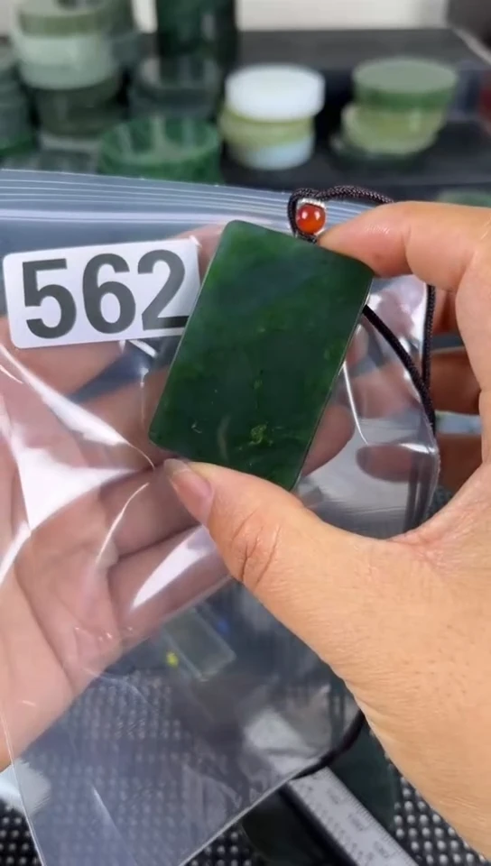 和田玉未镶嵌珠宝半成品牌子