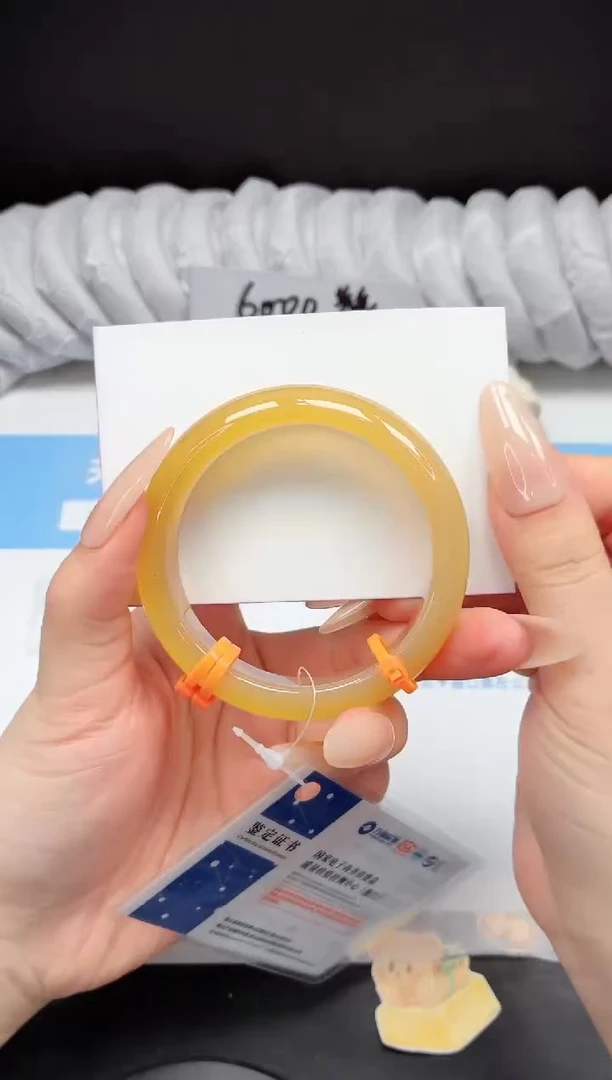 未镶嵌手镯石英质玉41/香槟54.7