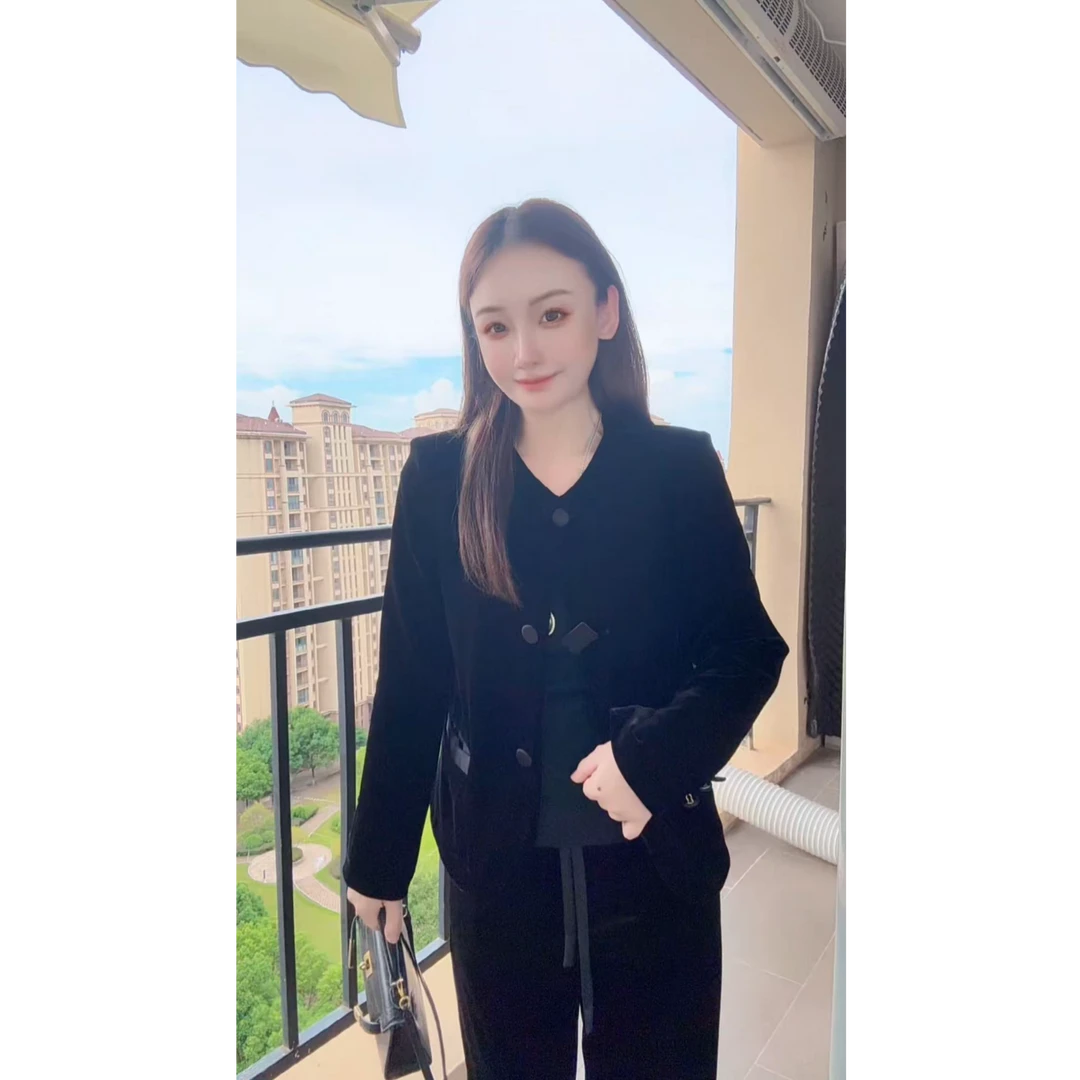 小香风丝绒单排扣外套女2025秋季新款高端气质显瘦上衣Q439181