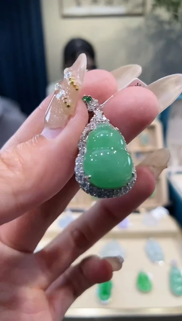 【闪购商品】翡翠吊坠(不含链)银S925镶嵌葫芦