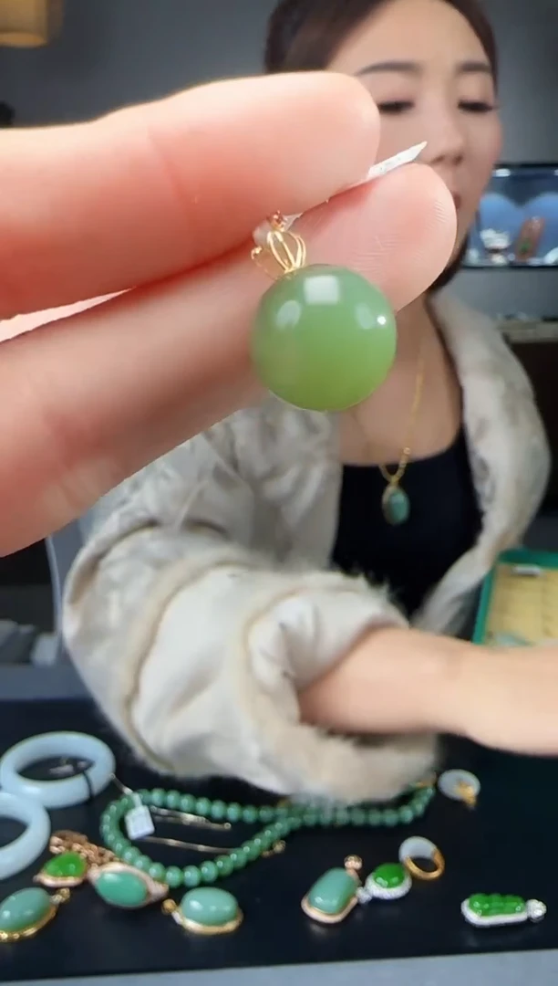 【闪购商品】和田玉吊坠(不含链)18K金镶嵌1