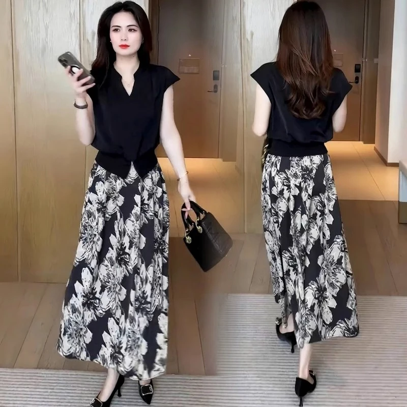 时尚气质套装女夏季新款洋气V领短袖T恤碎花半身裙时髦穿搭两件套