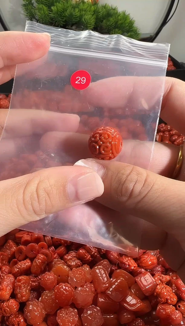 颈饰未镶嵌南红玛瑙1