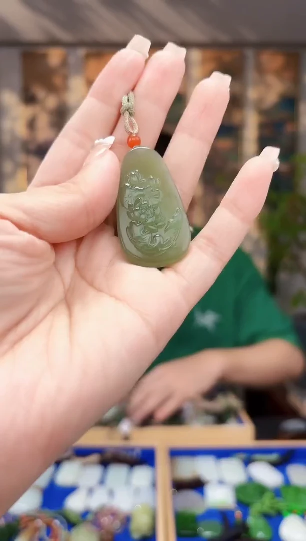 和田玉未镶嵌挂件拍一发一