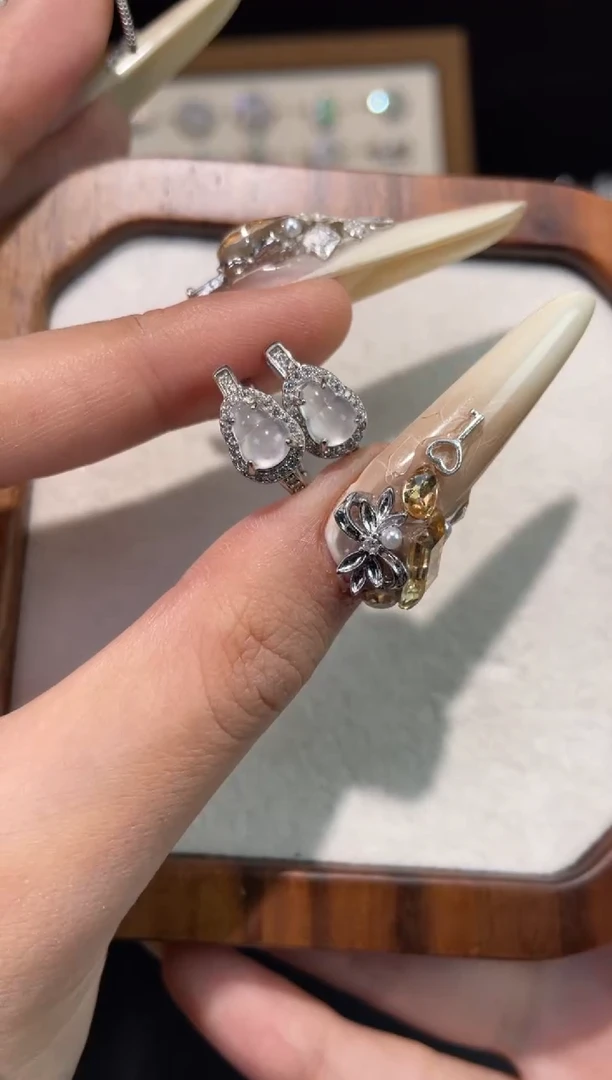 银S925镶嵌翡翠耳饰耳钉