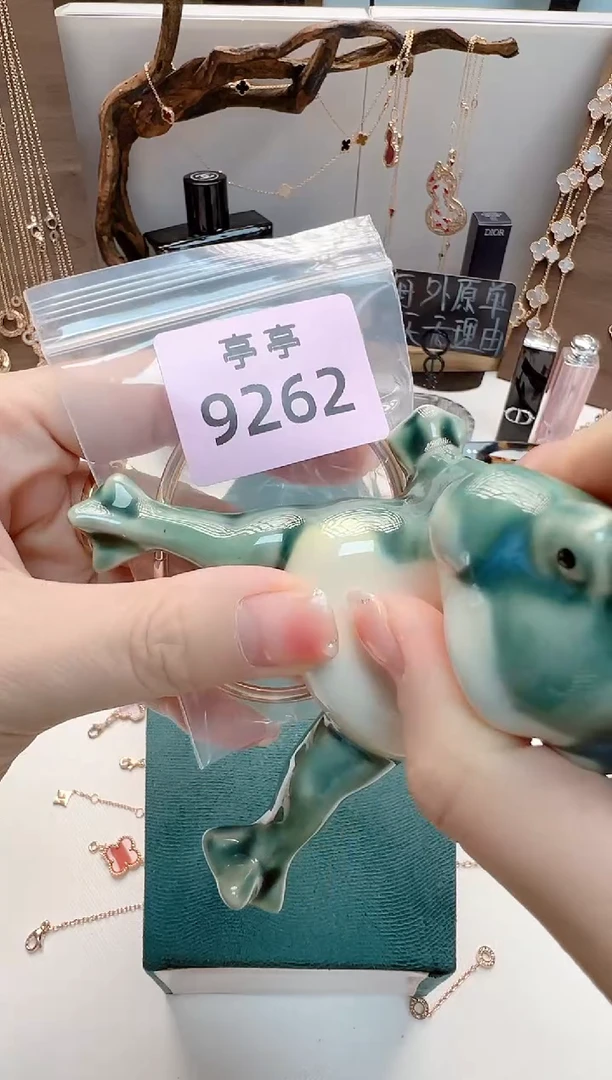 瓷片吹***?彧贤聚宝阁亭亭店