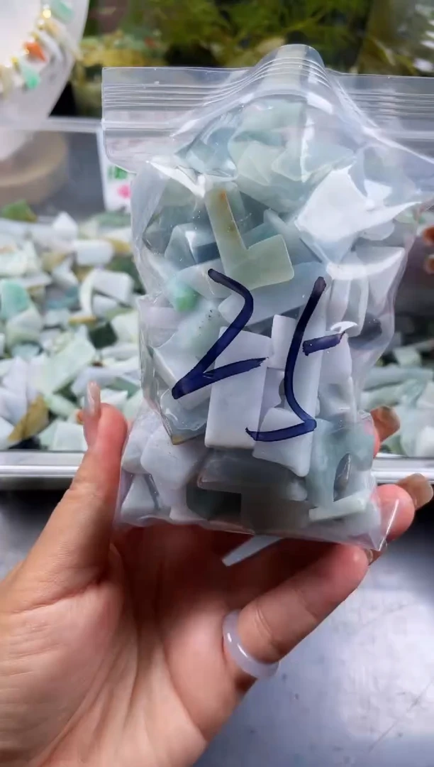 配石翡翠天然翡翠小号500克25