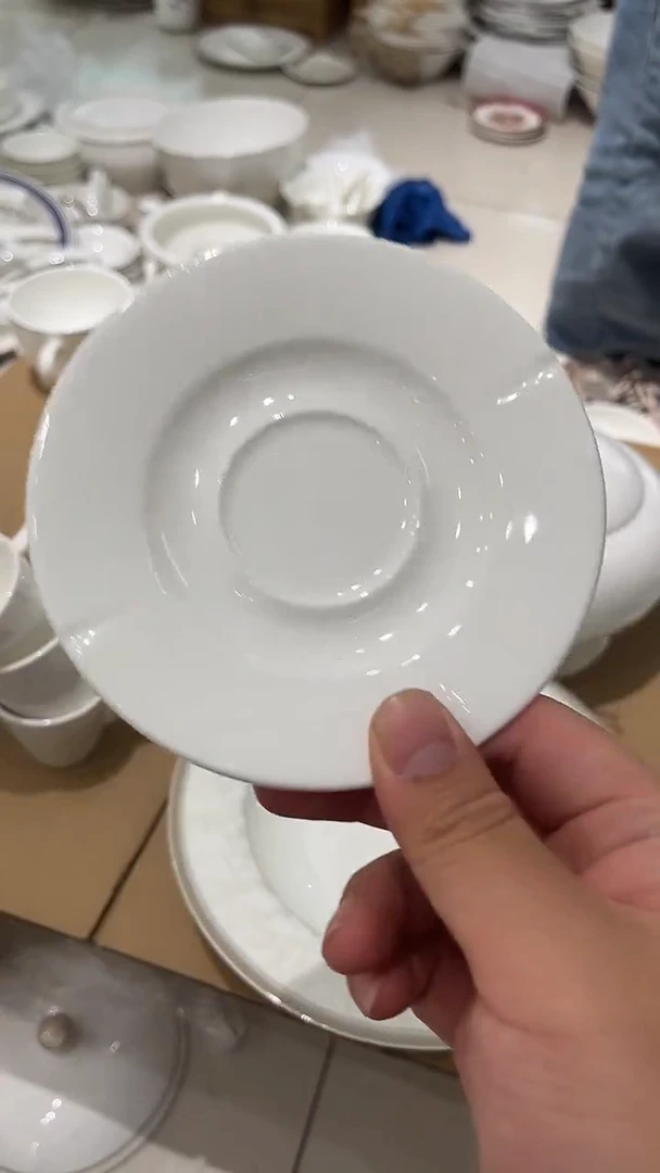 瓷2个小碟子隆达骨质