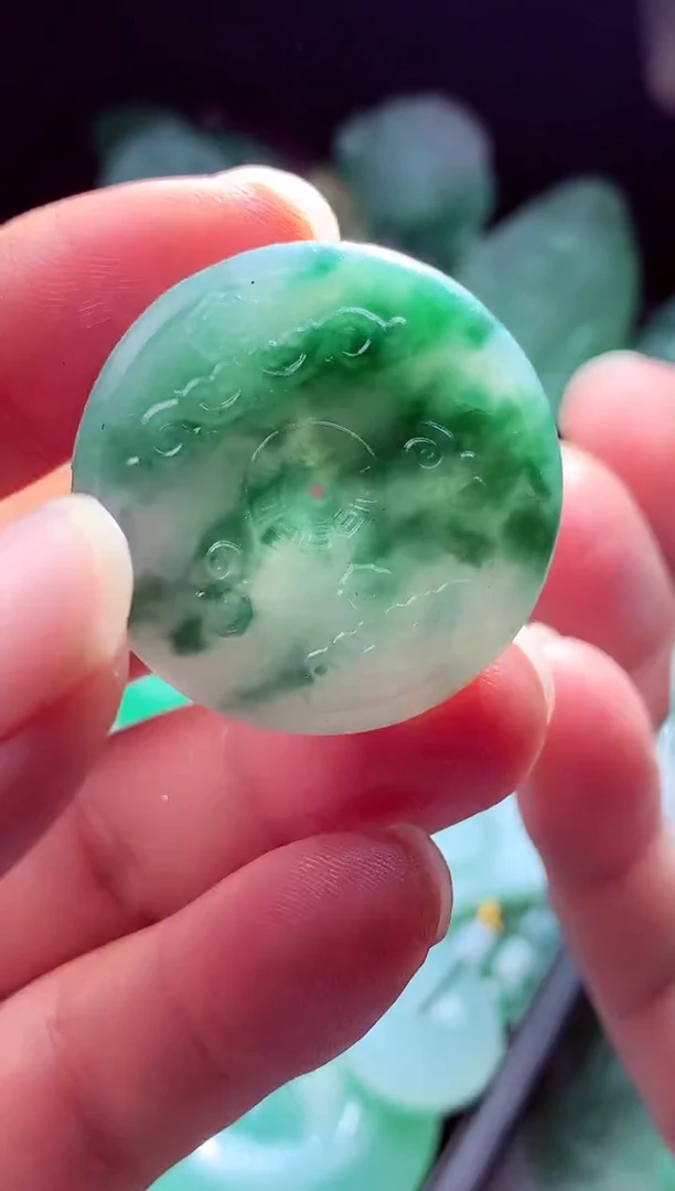 未镶嵌定制翡翠以*?翡翠毛货定制