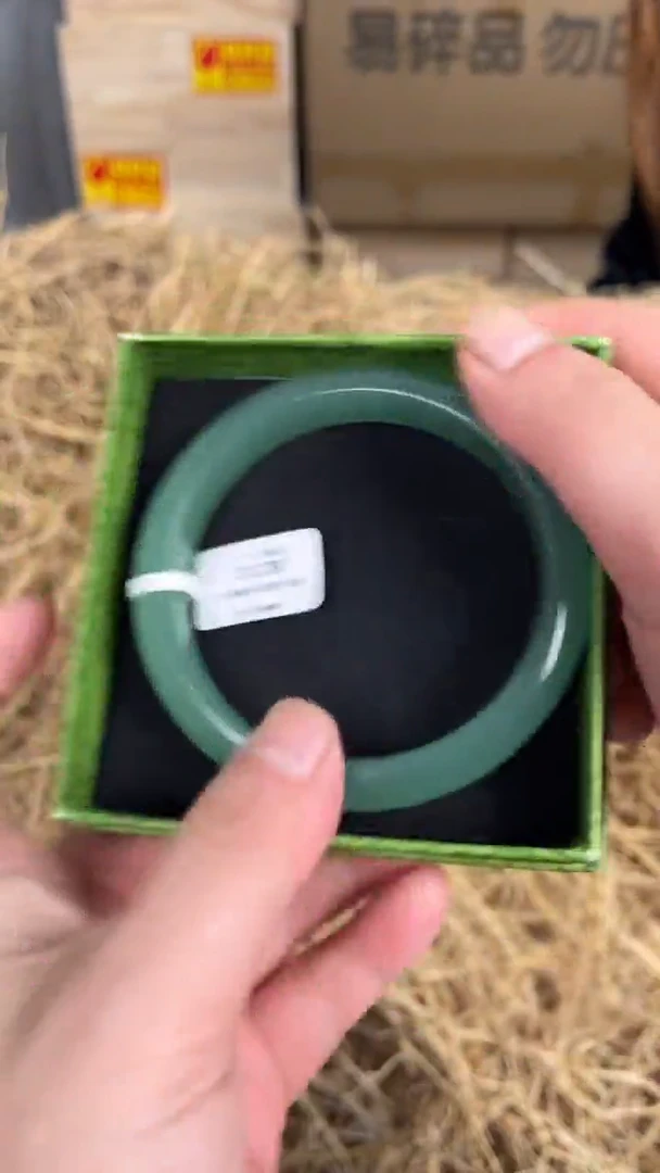 未镶嵌手镯石英质玉编号M-0113