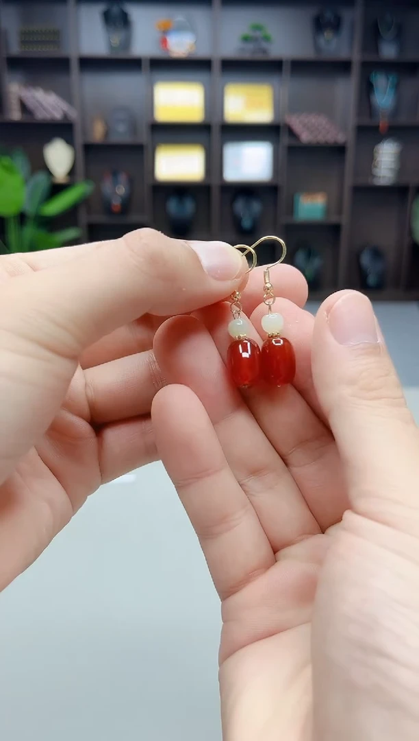 银S925镶嵌耳饰玛瑙/玉髓335000