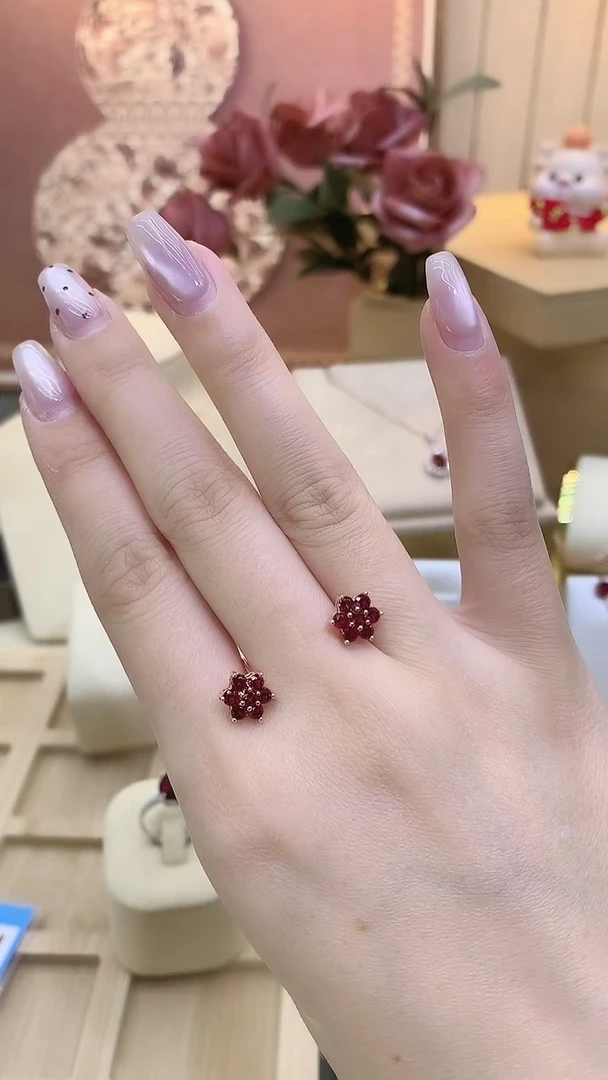 未镶嵌耳饰石榴石花花耳钉