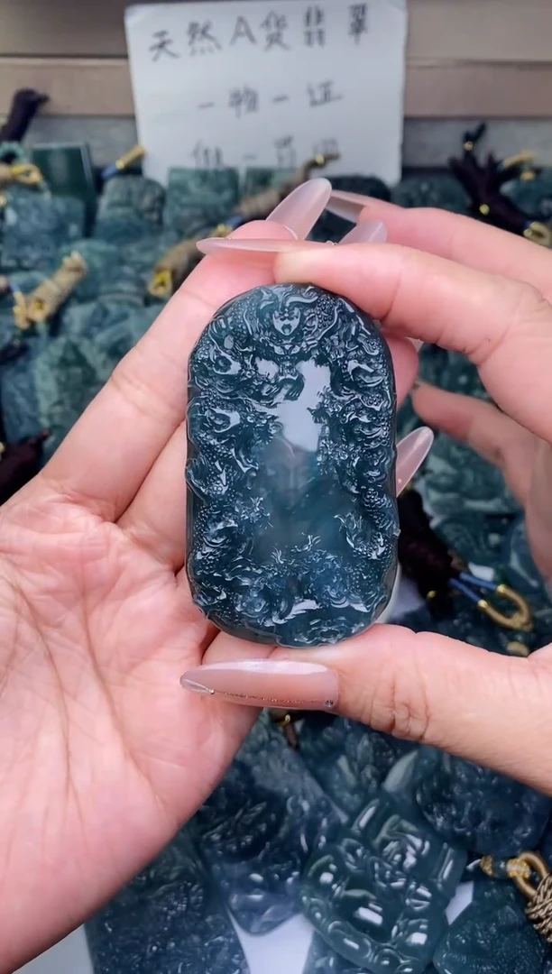 颈饰未镶嵌翡翠2