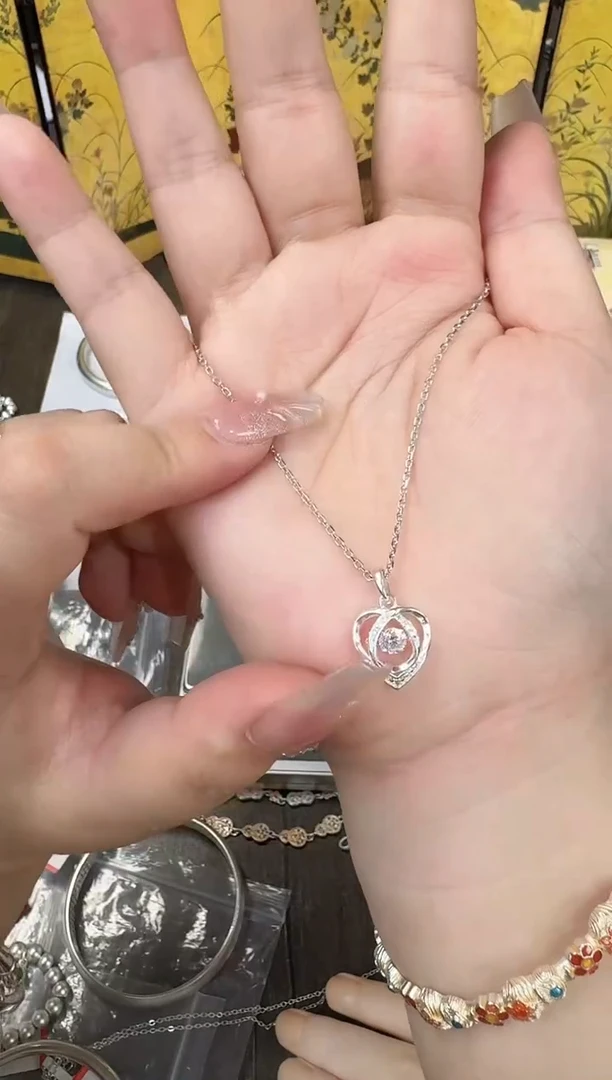 无足银跳动的心项链