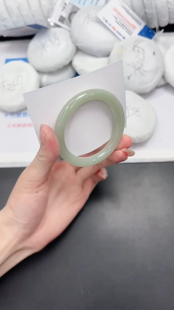 未镶嵌手镯石英质玉142-53.5DY