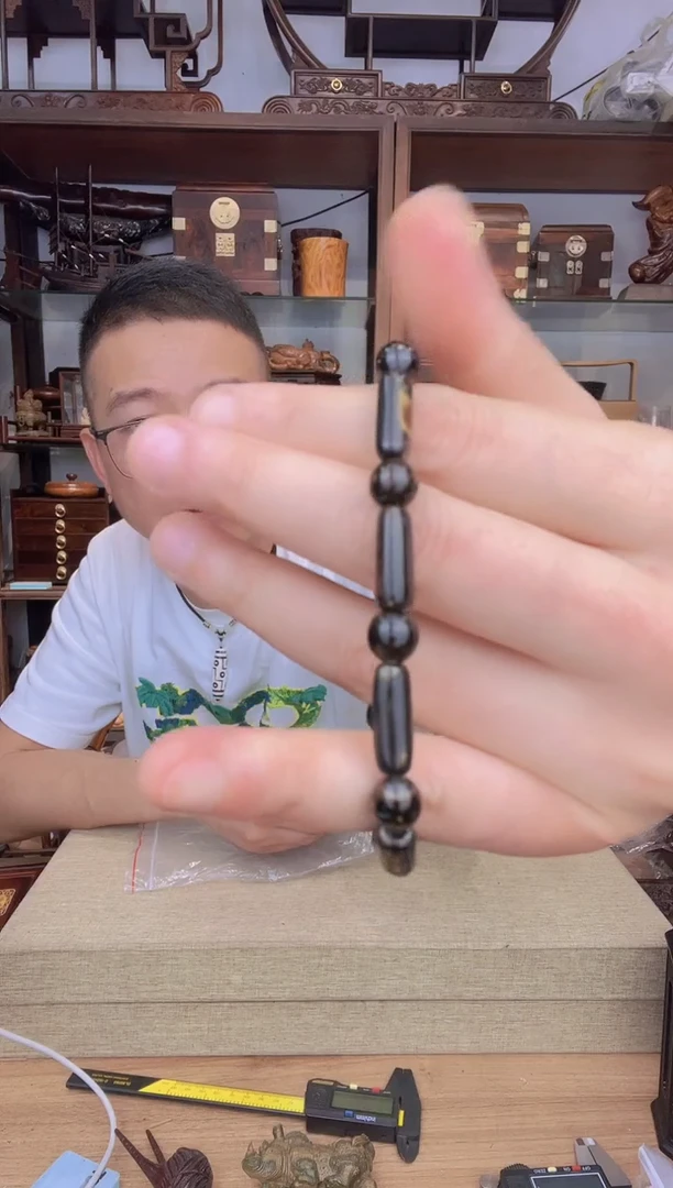 乌木类书架144小六随形单圈手串