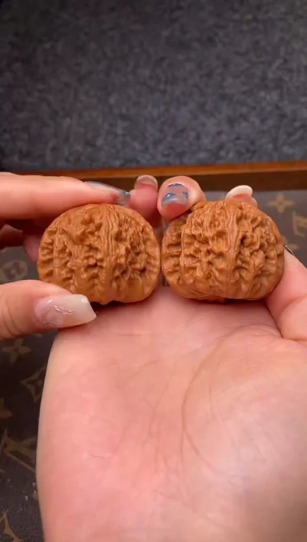 把件文玩核桃B239号42尺白狮子