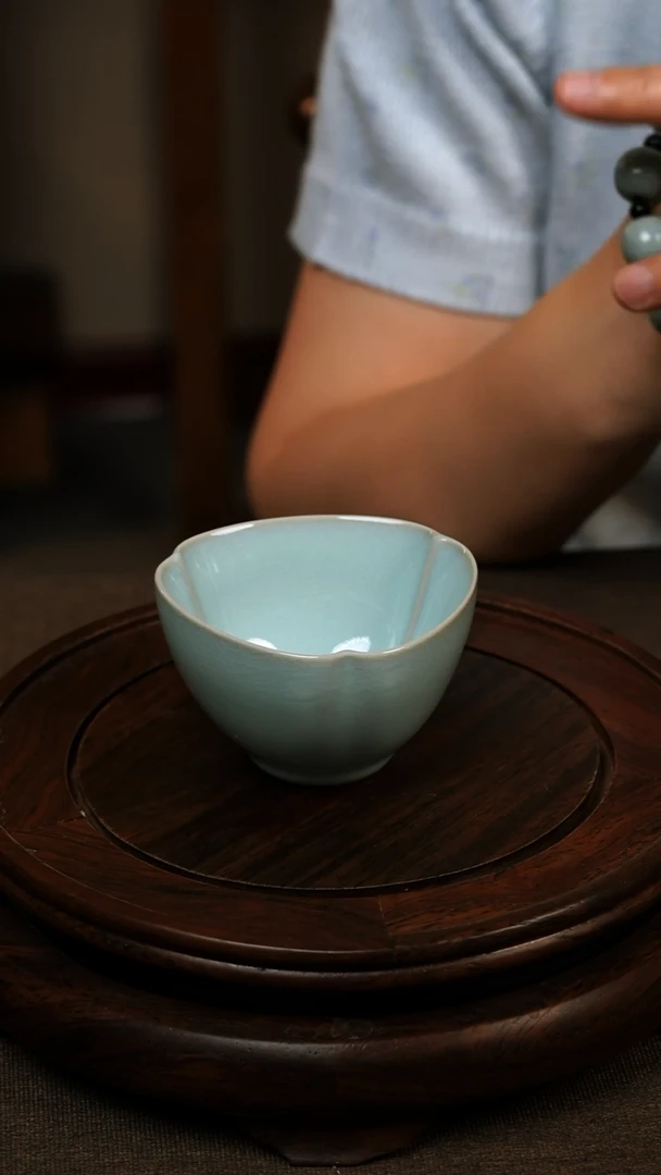 瓷片001汝瓷花口杯80ml 微瑕
