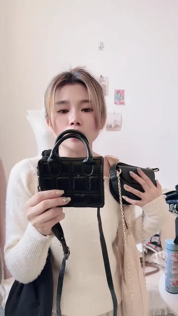 Tpu装饰款黑色钥匙包