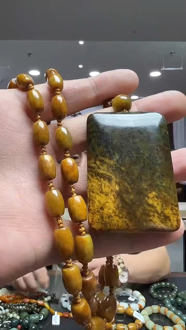 未镶嵌岫岩河磨玉（透闪石质玉）挂件无事牌