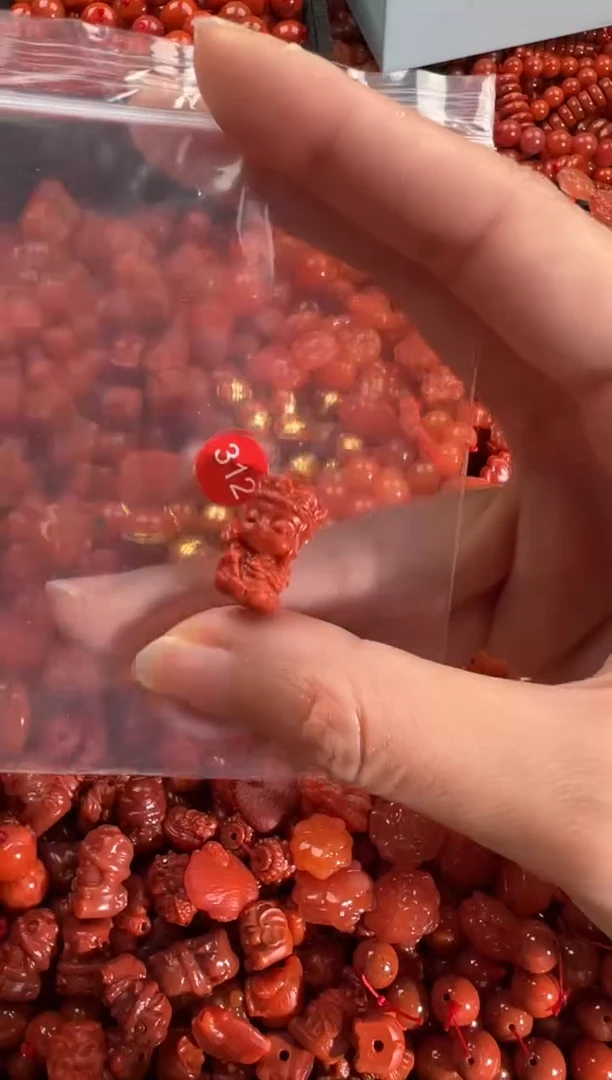 【闪购商品】南红玛瑙颈饰未镶嵌1