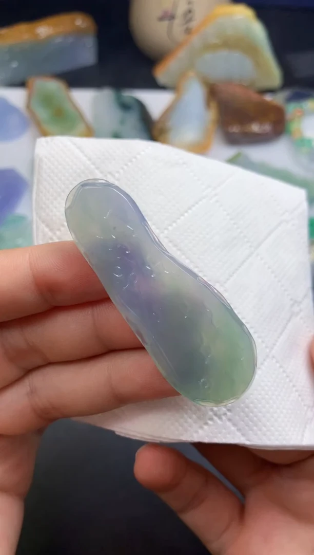 颈饰未镶嵌翡翠
