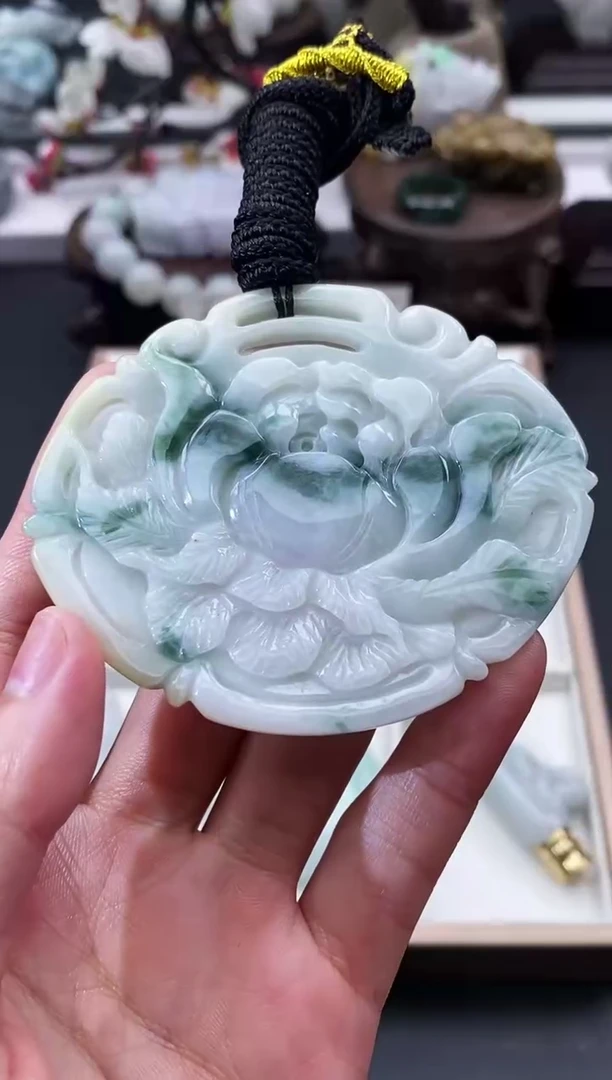 翡翠未镶嵌颈饰天然缅甸A货翡翠