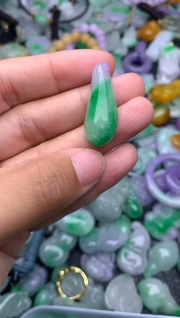 颈饰未镶嵌翡翠缅甸翡翠吊坠