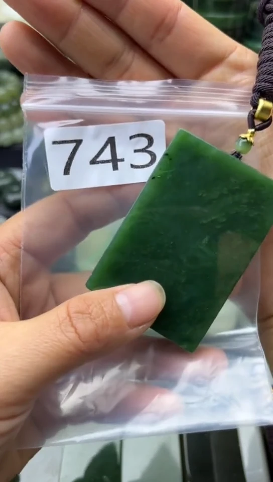 未镶嵌和田玉珠宝半成品牌子