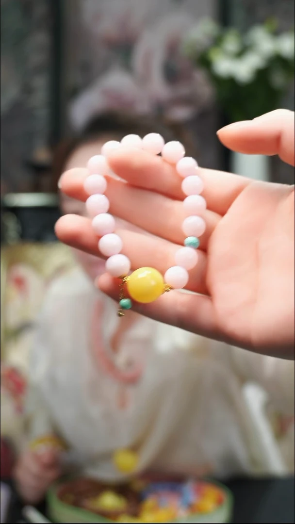 18K金镶嵌欧泊手串精致