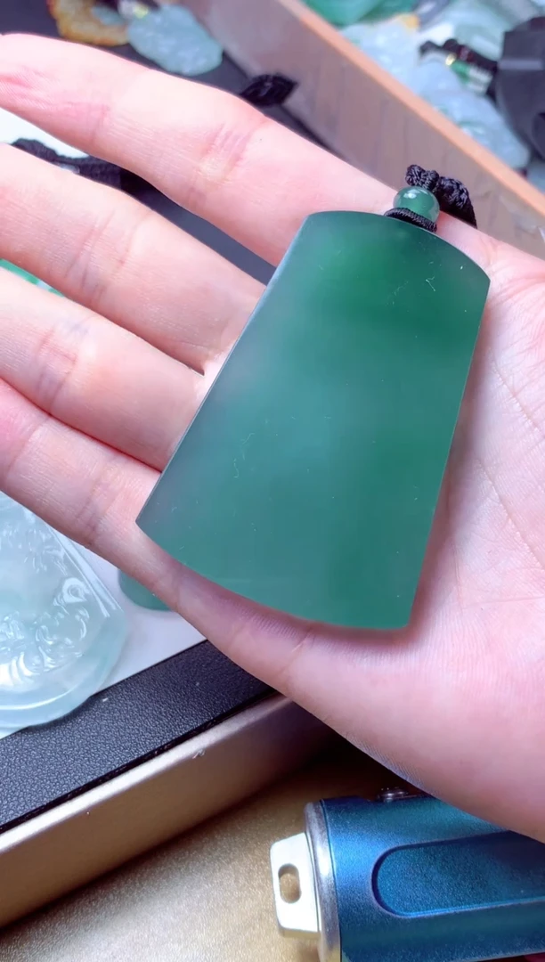 颈饰未镶嵌翡翠天然翡翠A货