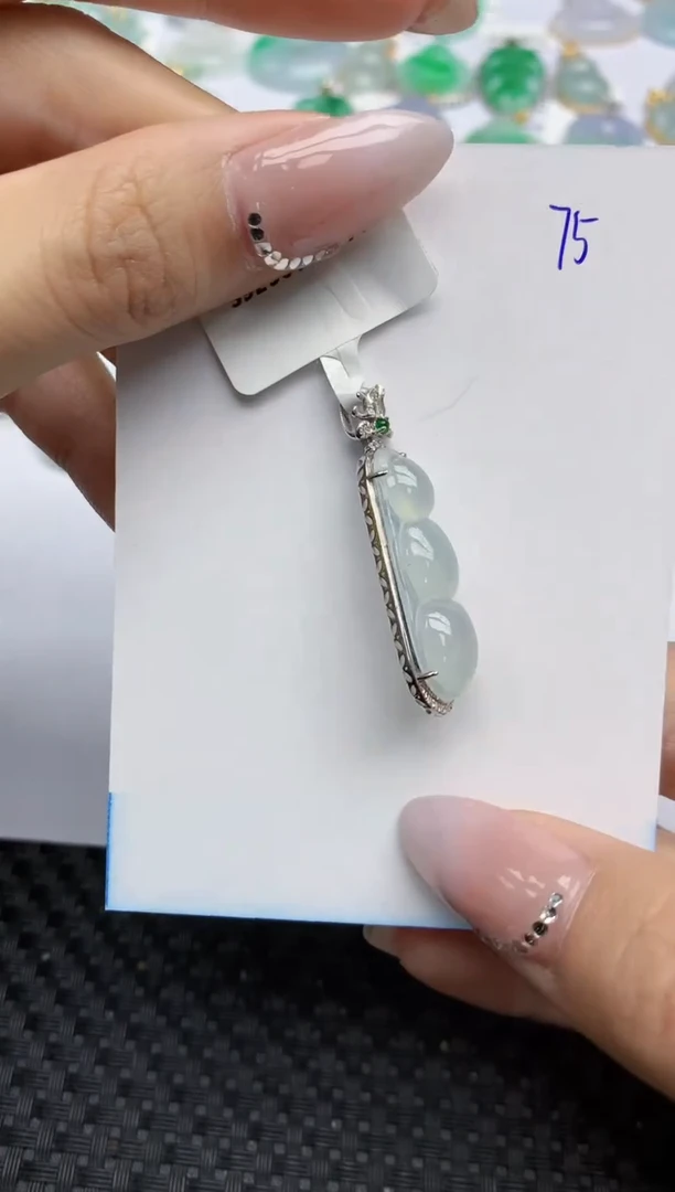 【闪购商品】翡翠颈饰18K金镶嵌天然翡翠A货