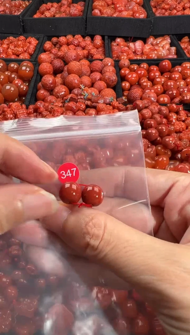 南红玛瑙未镶嵌颈饰1