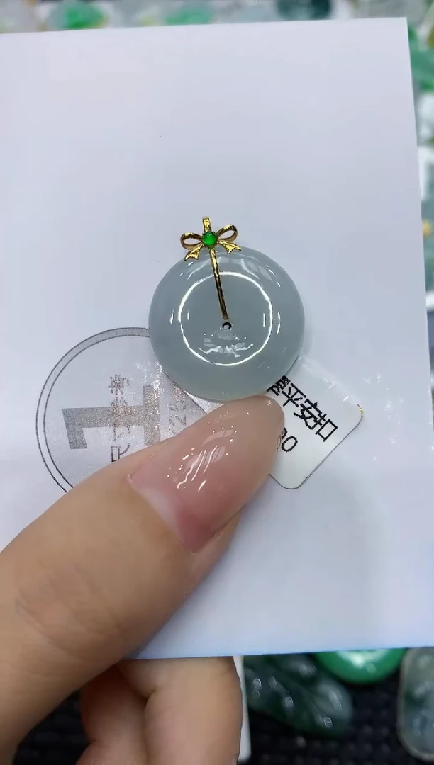颈饰18K金镶嵌翡翠111111111111