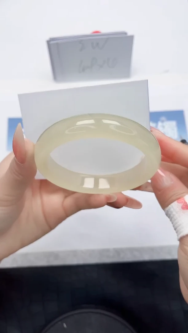 【闪购商品】石英质玉手镯未镶嵌L276-60.2