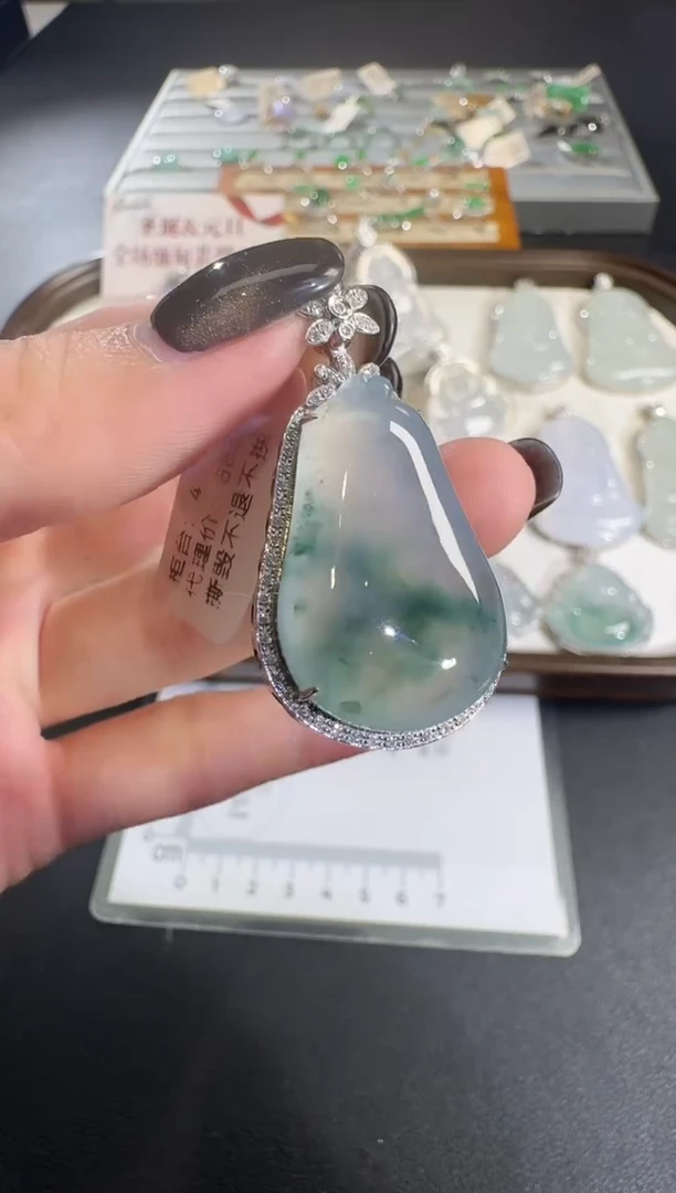 吊坠(不含链)18K金镶嵌翡翠【源头工厂】钻石镶嵌