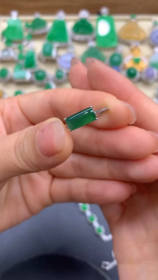 【闪购商品】翡翠戒指18K金镶嵌289-中国好珍宝