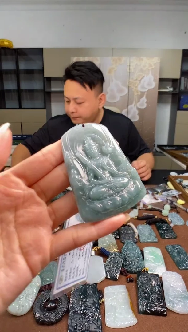 颈饰未镶嵌翡翠多样性发其一
