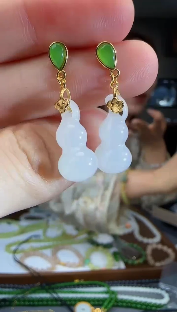 和田玉银S925镶嵌耳饰1