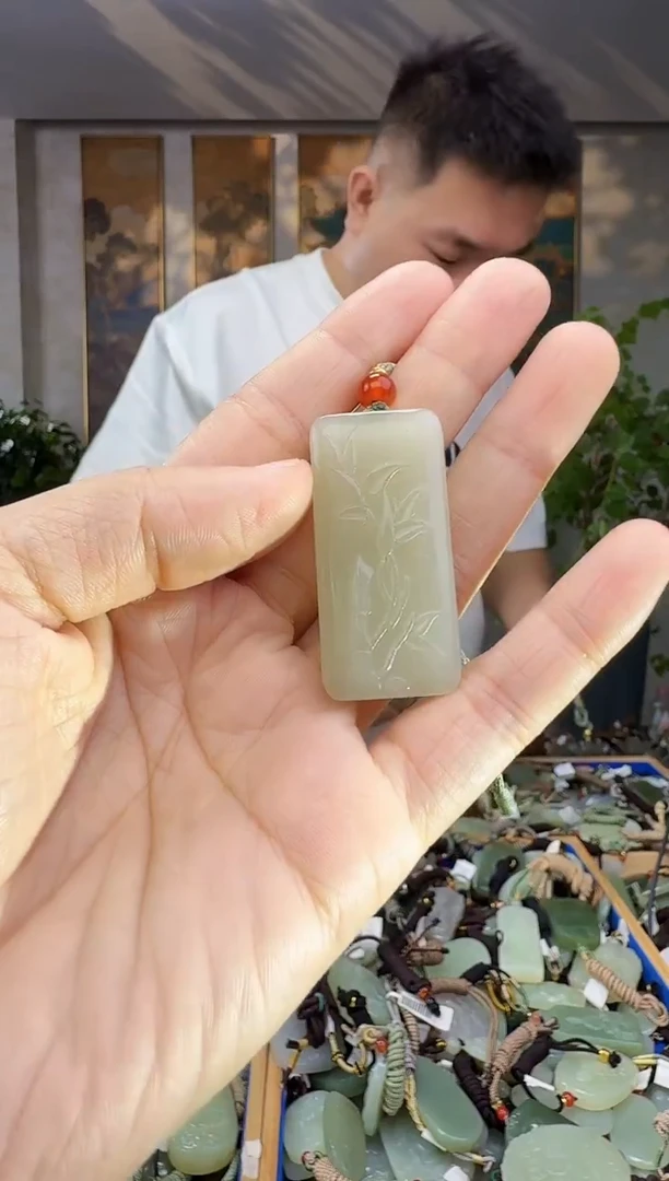 未镶嵌和田玉挂件拍一发一